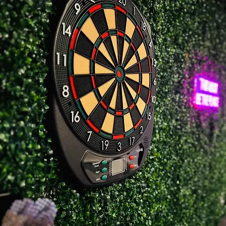 Holiday home Overnight No4 - Arcade, Kino, Airhockey, Dart Isernhagen